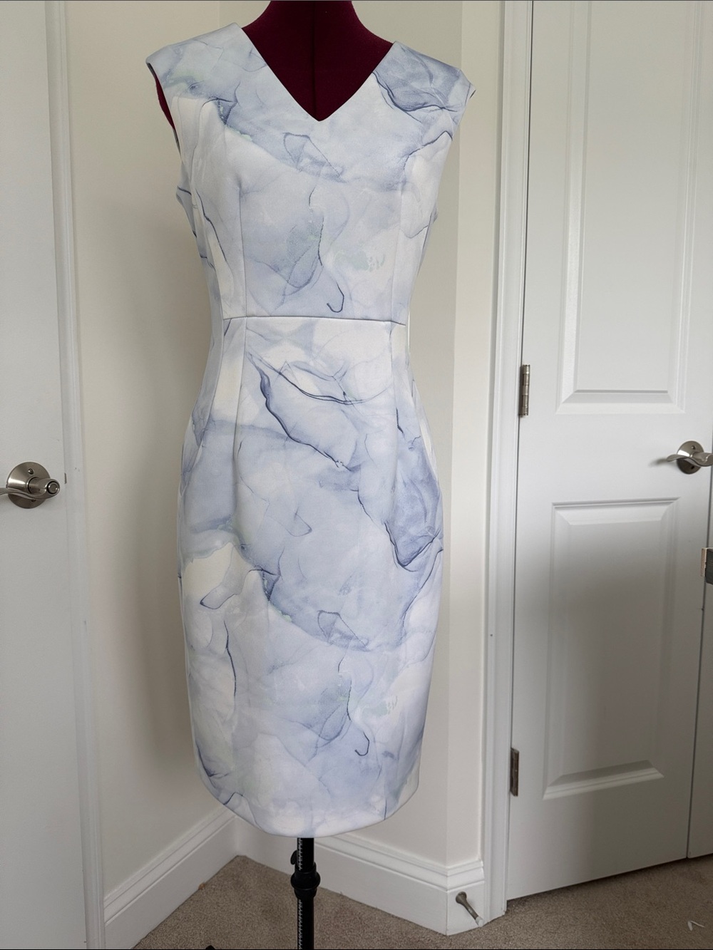 Calvin Klein Sleeveless Marble-Print Midi Dress in Light Blue and White